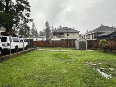 Hallway Photo of 13464 98a Avenue, Surrey, BC