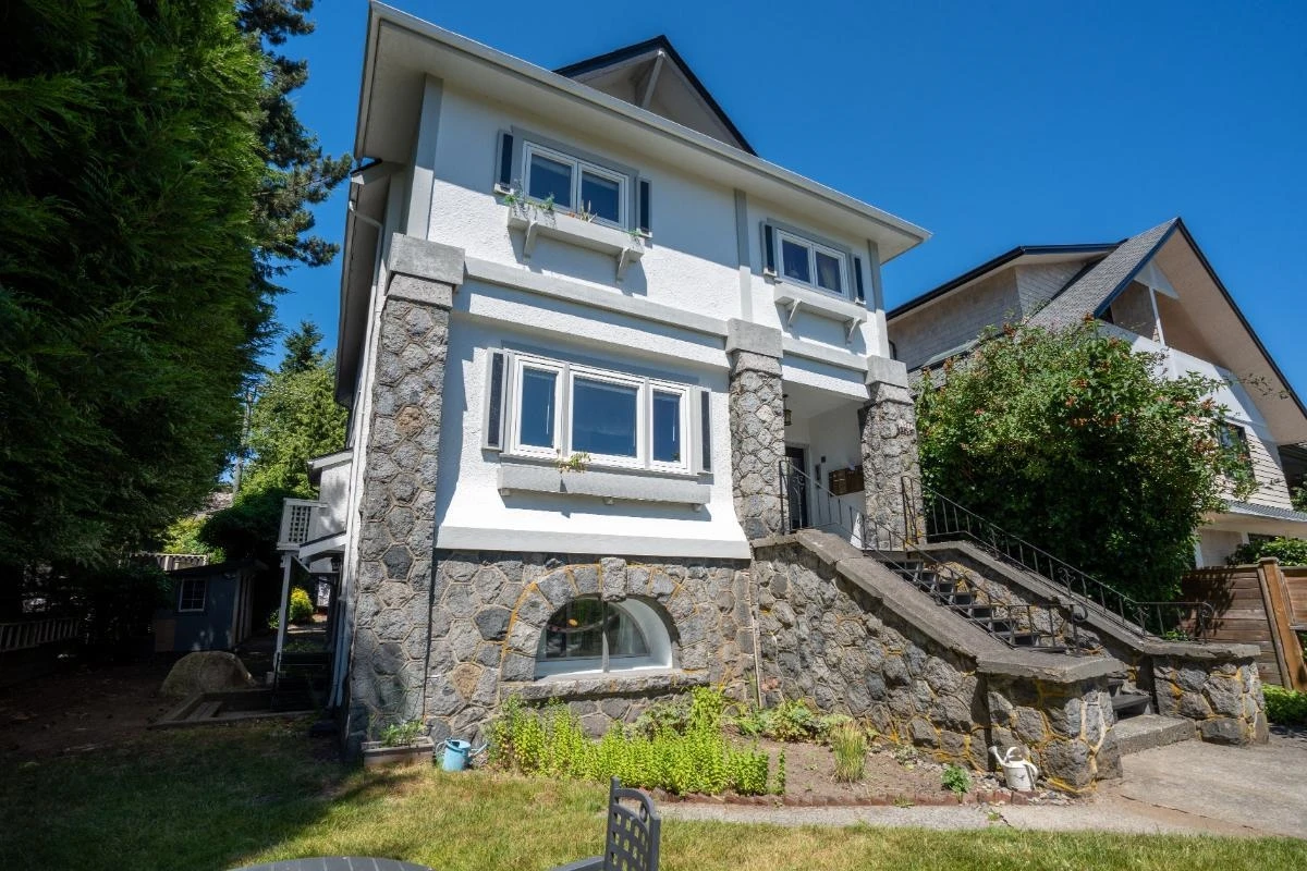 Exterior Rear Photo of 2575 W 3rd Avenue, Vancouver, BC