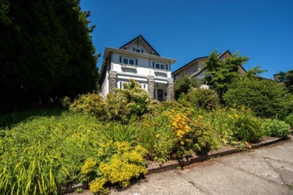 Swimming Pool Photo of 2575 W 3rd Avenue, Vancouver, BC