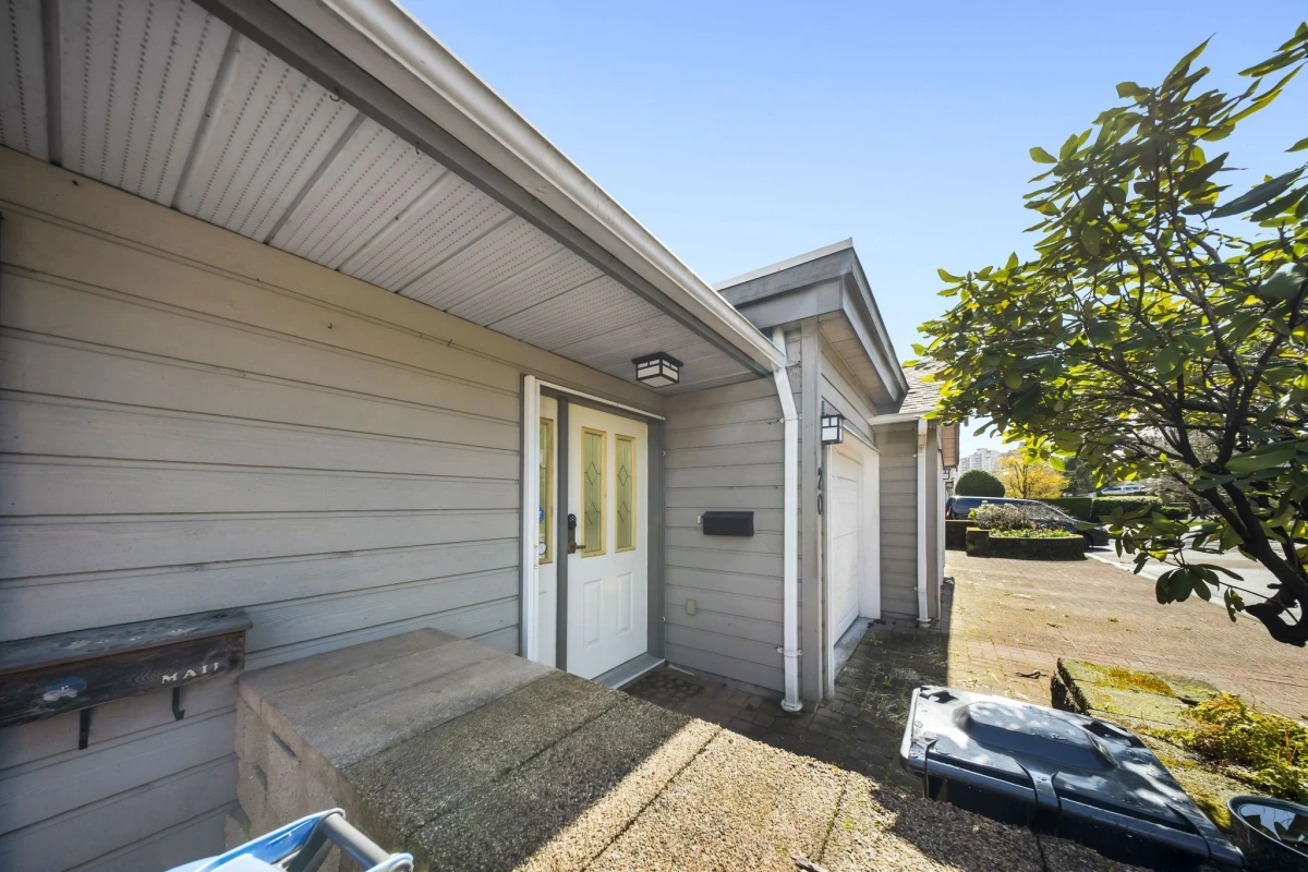Family Room Photo of 20 323 Governors Court, New Westminster, BC