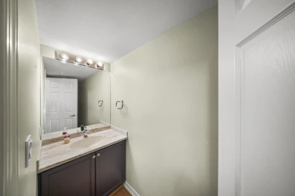 Entry Foyer Photo of 20 323 Governors Court, New Westminster, BC