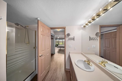 Hot Tub / Spa Photo of 20 323 Governors Court, New Westminster, BC