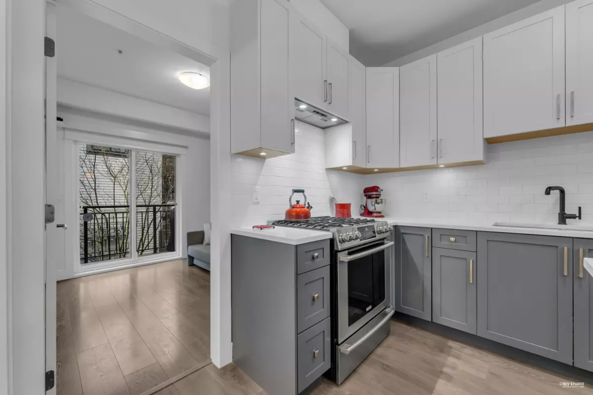 Dining Area Photo of 5795 Wales Street, Vancouver, BC