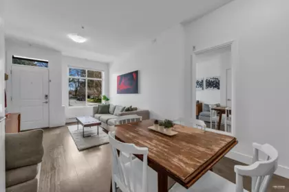 Kitchen Island Photo of 5795 Wales Street, Vancouver, BC