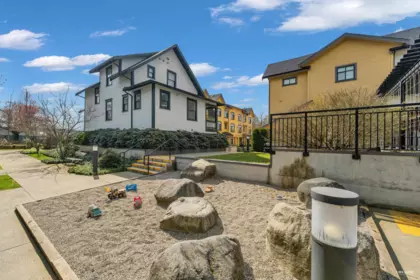 Outdoor Kitchen Photo of 5795 Wales Street, Vancouver, BC