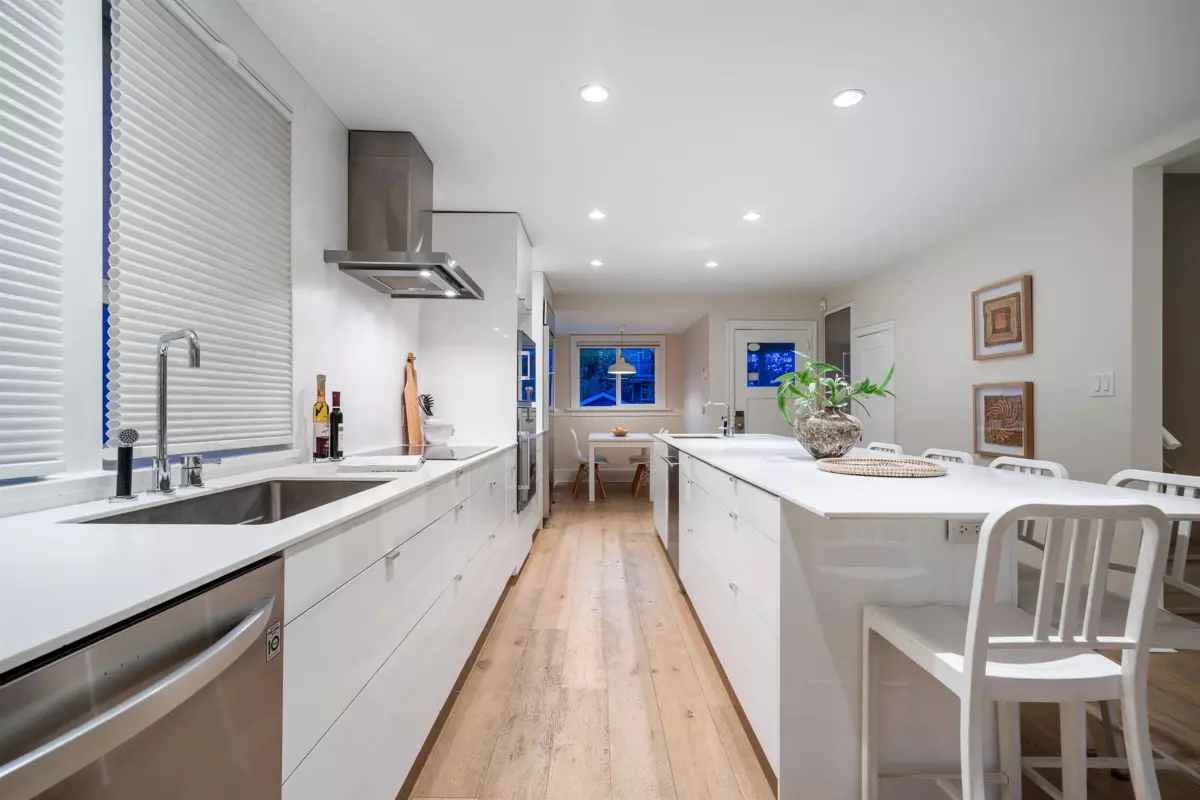 Dining Area Photo of 2011 Creelman Avenue, Vancouver, BC