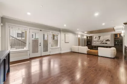 Hallway Photo of 3042 W 33rd Avenue, Vancouver, BC