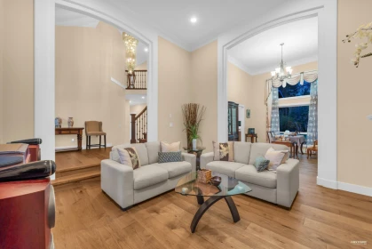 Breakfast Nook Photo of 13572 22a Avenue, Surrey, BC