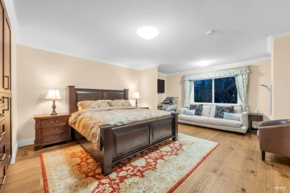 Entry Foyer Photo of 13572 22a Avenue, Surrey, BC