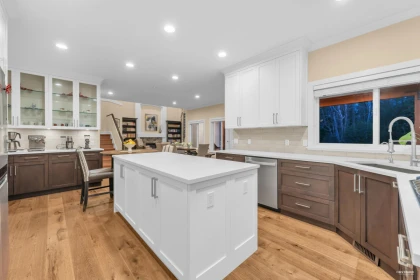 Guest Bathroom Photo of 13572 22a Avenue, Surrey, BC