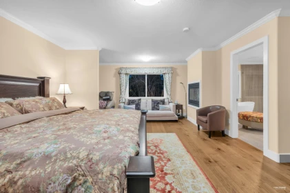 Hallway Photo of 13572 22a Avenue, Surrey, BC