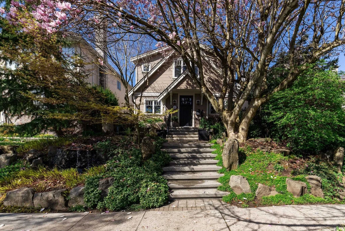 Living Room Photo of 5655 Ontario Street, Vancouver, BC