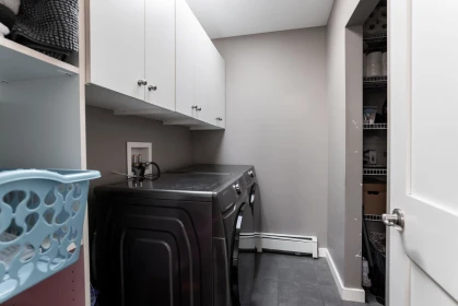 Entry Foyer Photo of 5655 Ontario Street, Vancouver, BC