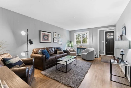 Kitchen Island Photo of 5655 Ontario Street, Vancouver, BC