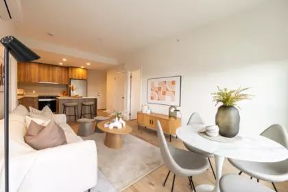Kitchen Photo of 605 3596 Malsum Drive, North Vancouver, BC