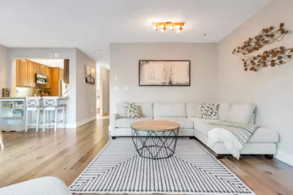 102 245 W 15th Street, North Vancouver, BC, North Vancouver — Townhouse for sale