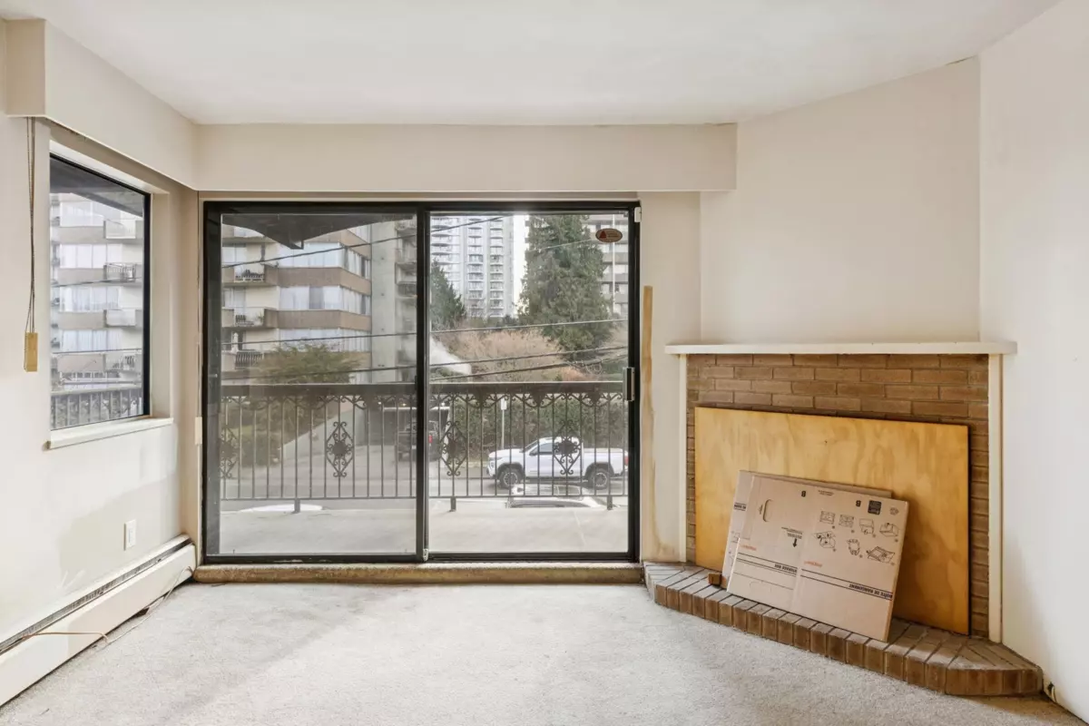 Dining Area Photo of 205 707 Hamilton Street, New Westminster, BC