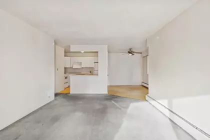 Kitchen Island Photo of 205 707 Hamilton Street, New Westminster, BC
