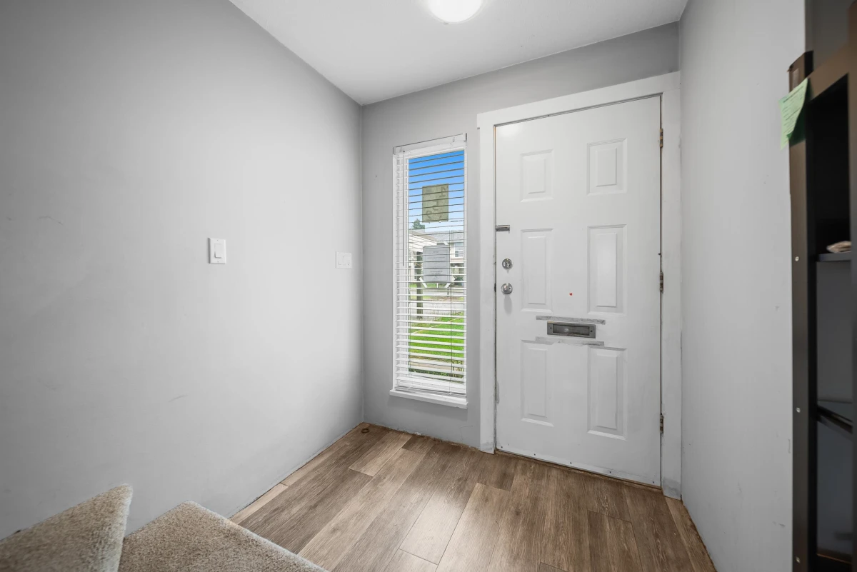 Dining Area Photo of 152 32550 Maclure Road, Abbotsford, BC