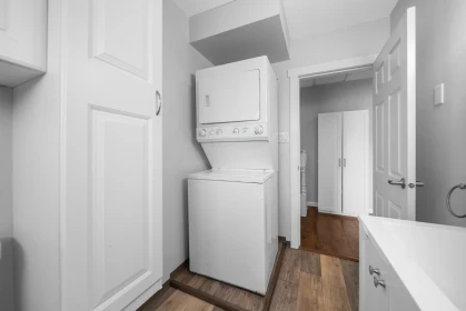 Hallway Photo of 152 32550 Maclure Road, Abbotsford, BC