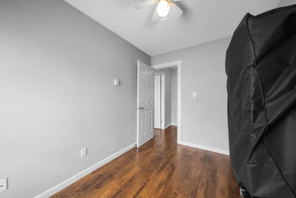Laundry Room Photo of 152 32550 Maclure Road, Abbotsford, BC