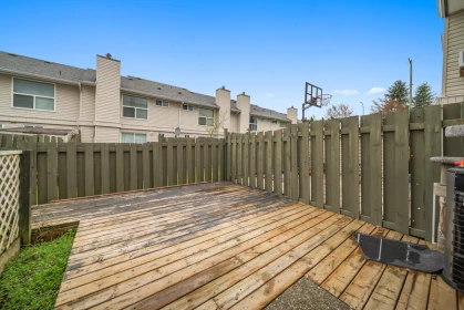 Staircase Photo of 152 32550 Maclure Road, Abbotsford, BC