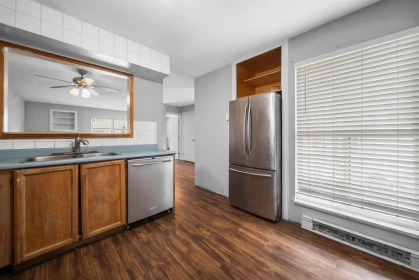 Walk-In Closet Photo of 152 32550 Maclure Road, Abbotsford, BC