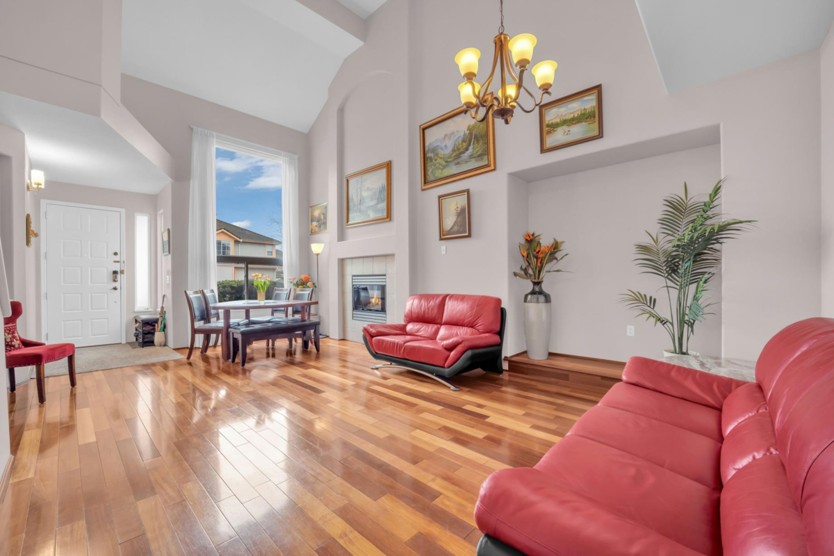 Living Room Photo of 707 Omineca Avenue, Port Coquitlam, BC