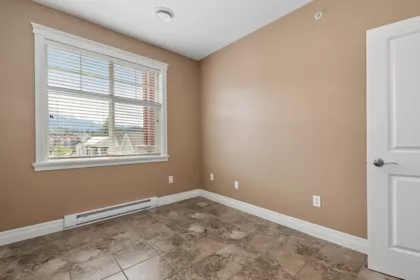 Laundry Room Photo of 405A 45595 Tamihi Way, Chilliwack, BC