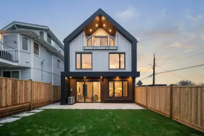 2 3623 Triumph Street, Vancouver, BC, Vancouver — Half Duplex for sale