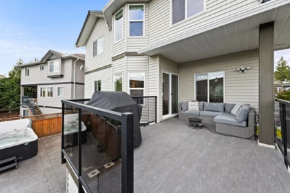 Entry Foyer Photo of 20496 67 Avenue, Langley, BC