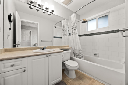 Powder Room Photo of 20496 67 Avenue, Langley, BC