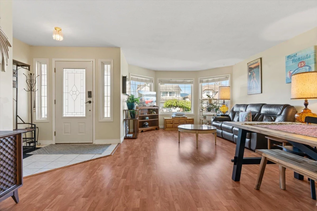 Dining Area Photo of 5648 Carter Road, Chilliwack, BC