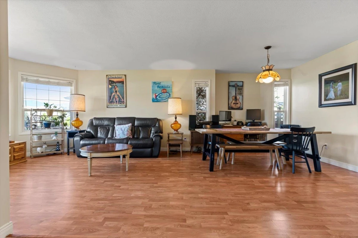Family Room Photo of 5648 Carter Road, Chilliwack, BC