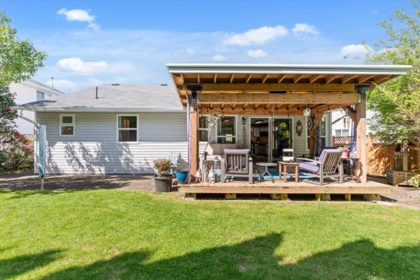 Garden / Landscaping Photo of 5648 Carter Road, Chilliwack, BC