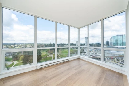 Powder Room Photo of 2002 13618 100 Avenue, Surrey, BC