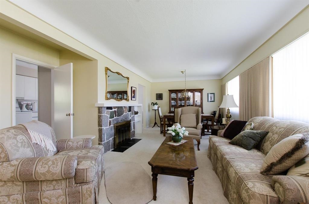 Family Room Photo of 7400 Broadmoor Boulevard, Richmond, BC