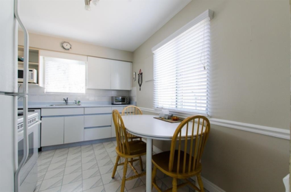 Kitchen Island Photo of 7400 Broadmoor Boulevard, Richmond, BC