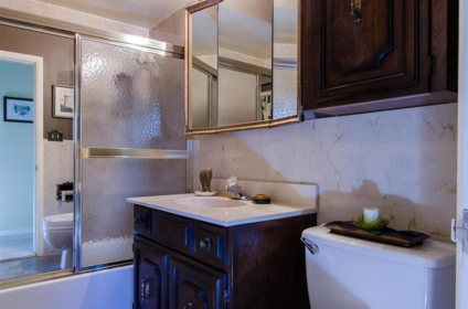 Primary Bathroom Photo of 7400 Broadmoor Boulevard, Richmond, BC