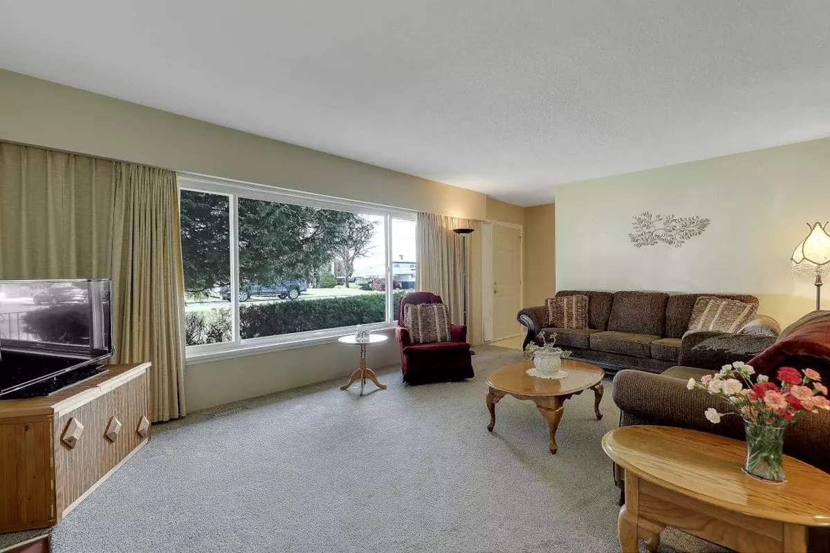 Dining Area Photo of 10236 125 Street, Surrey, BC