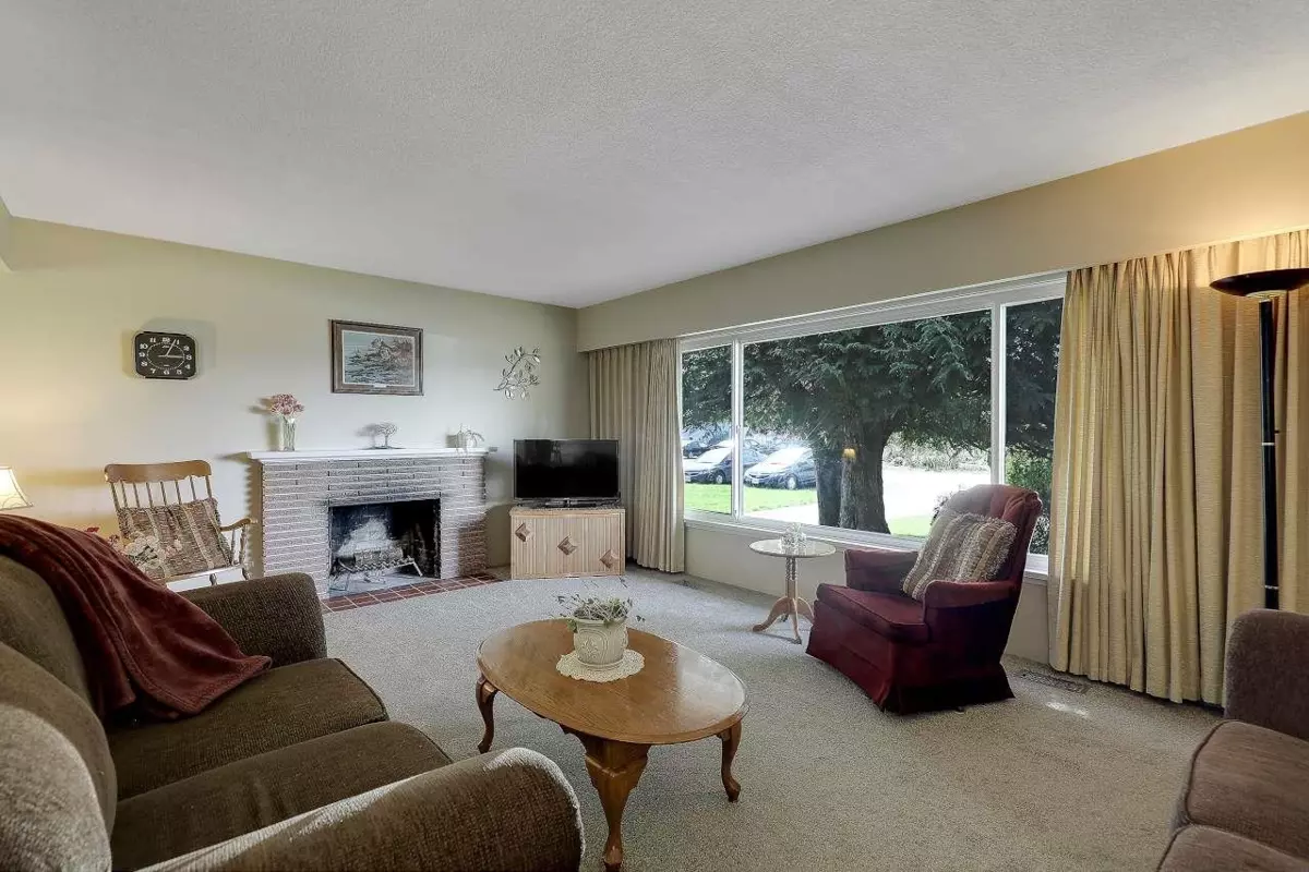 Living Room Photo of 10236 125 Street, Surrey, BC