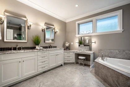 Hallway Photo of 1266 Everall Street, White Rock, BC