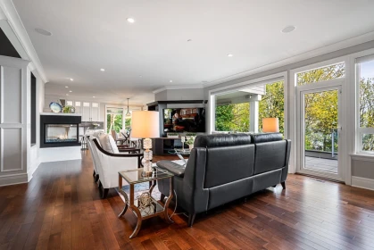 Kitchen Island Photo of 1266 Everall Street, White Rock, BC