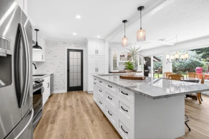 Kitchen Island Photo of 11367 261 Street, Maple Ridge, BC