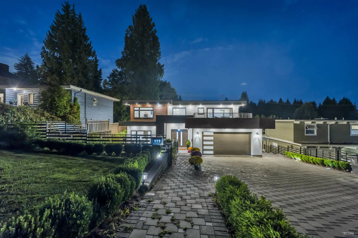 Exterior Rear Photo of 929 Canyon Boulevard, North Vancouver, BC