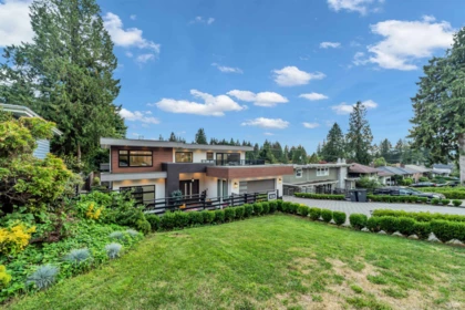 Backyard Photo of 929 Canyon Boulevard, North Vancouver, BC