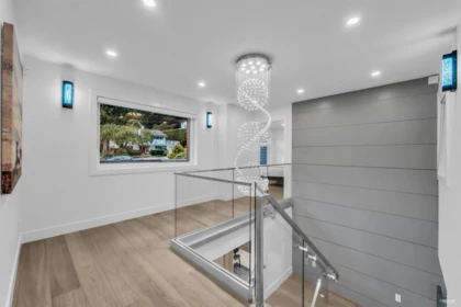 Powder Room Photo of 929 Canyon Boulevard, North Vancouver, BC
