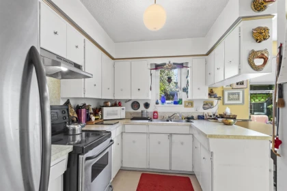Kitchen Island Photo of 4334 Quebec Street, Vancouver, BC