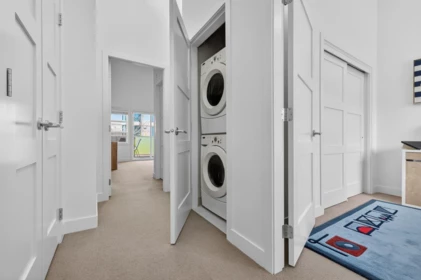 Laundry Room Photo of 621 14th Street, West Vancouver, BC