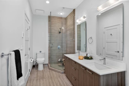 Powder Room Photo of 621 14th Street, West Vancouver, BC
